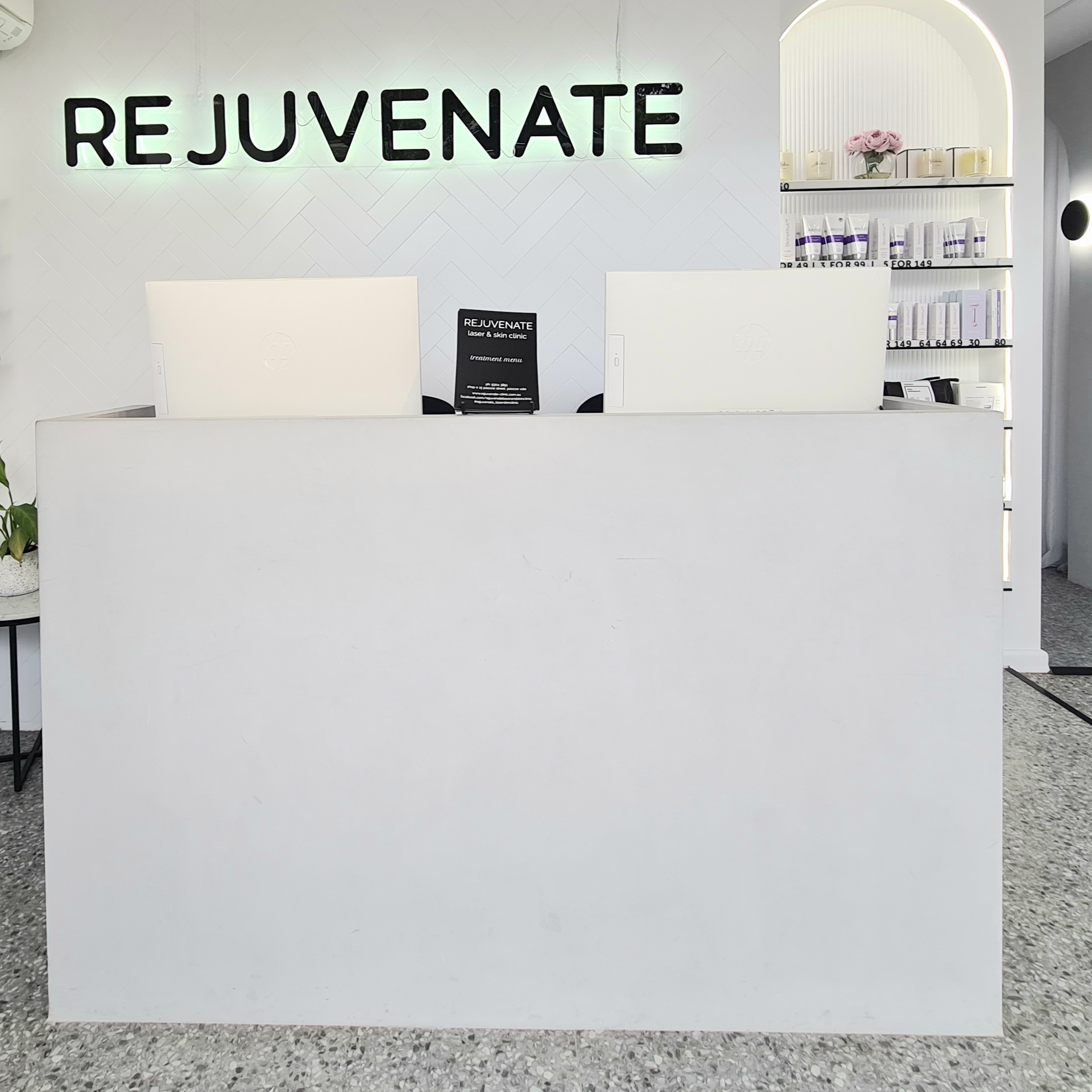 Photo showing the front counter of the interior in Rejuvenate Clinic